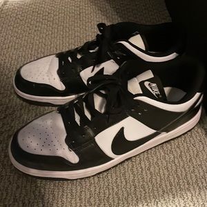 Copy- man nike sb black and white sb dunks 9.5